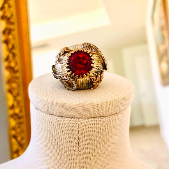 Rare Vintage Ornate Rhinestone Ring - Picture 4 of 16